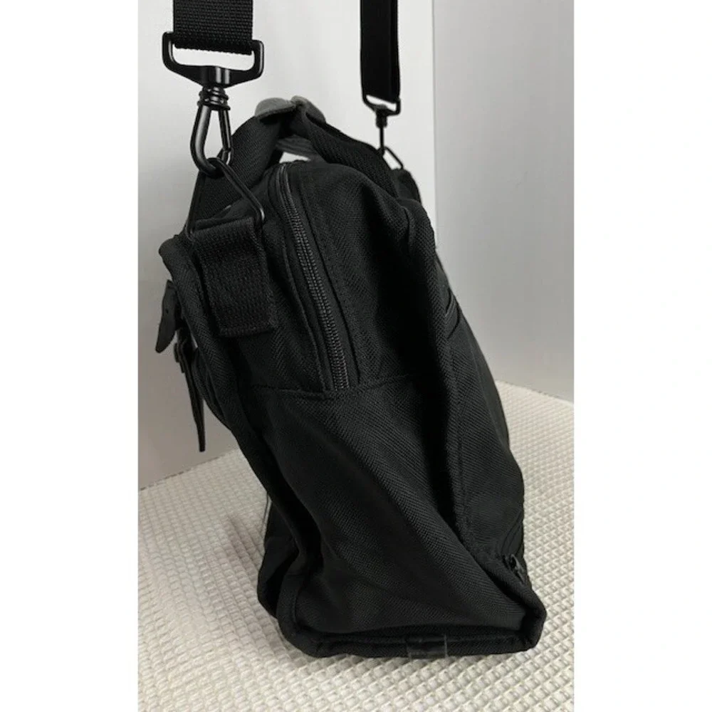 TUMI laptop Briefcase Style 223D3 Nylon Black Travel Career Business‎